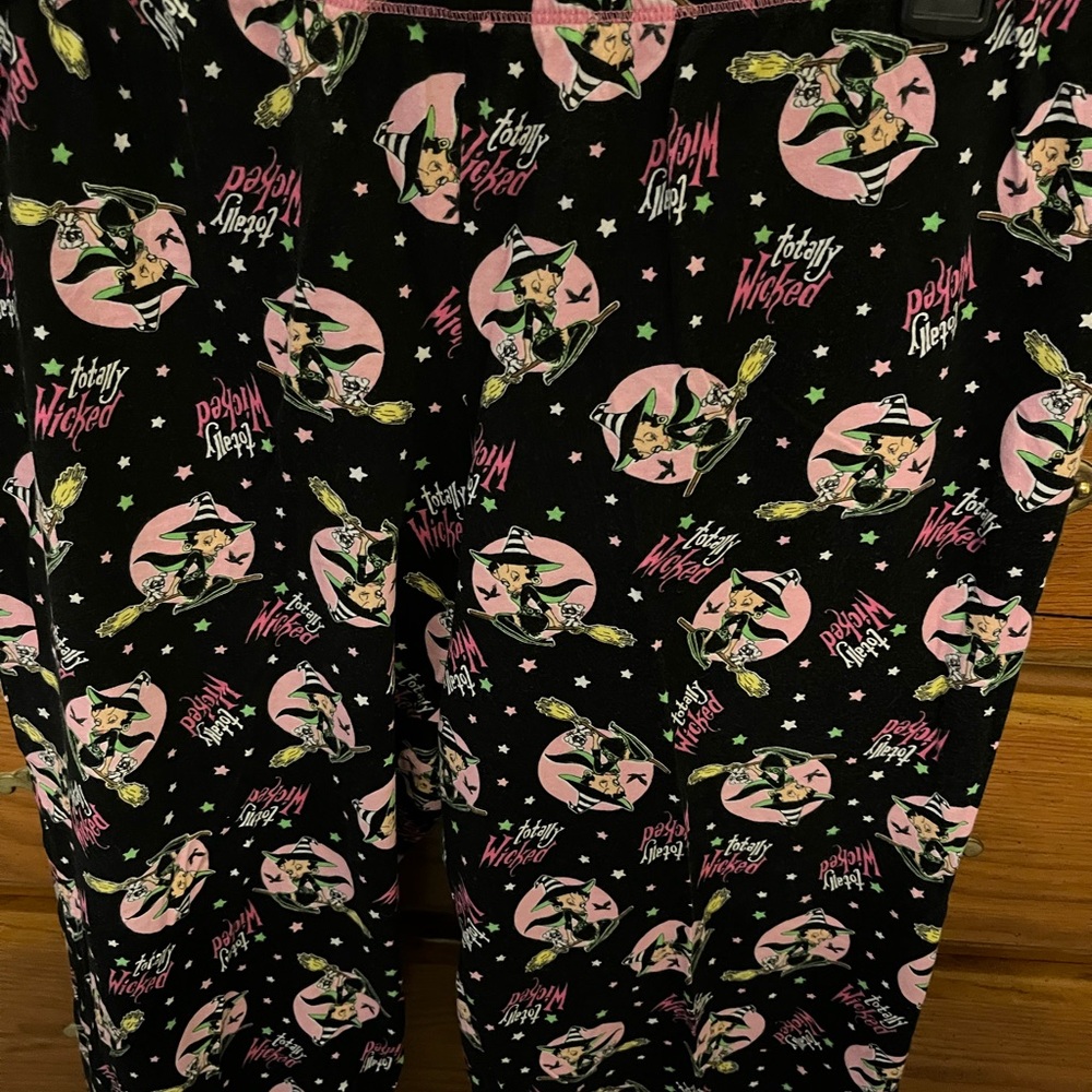 Betty Boop witchy pajama capri bottoms